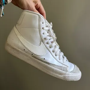 Nike Blazer Mid 77 Womens White Leather High Top Sneakers Suede Retro Streetwear thumbnail 1