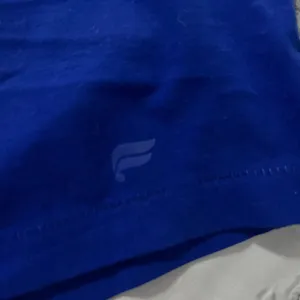 Fabletics Royal Blue High-Low Short Sleeve Performance T-Shirt thumbnail 2