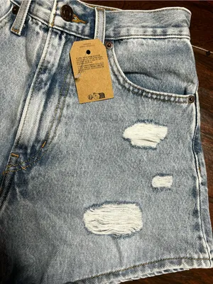 Levi’s Distressed High Waisted Mom Shorts Denim Size 24 Women’s thumbnail 2