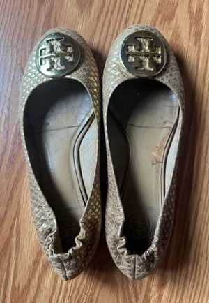Tory Burch Metallic Gold Logo Embellished Reva Flats thumbnail 1
