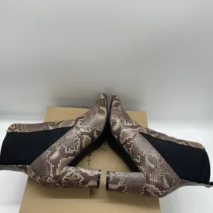 Vintage Havana Womens Size‎ 10 Ellen Taupe Snakeskin Pointed Toe Booties Heels thumbnail 7