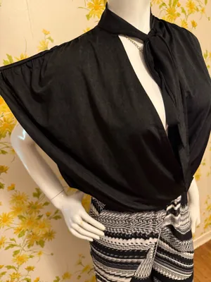 NWOT Zara surplice black neck tie top size M thumbnail 4