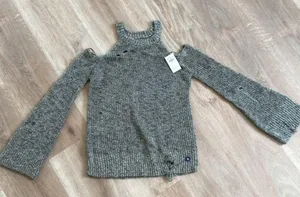 Hollister Green Long Sleeve Open Shoulder Sweater Size XS NWT thumbnail 17