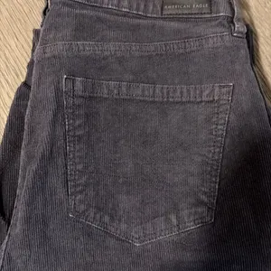 American Eagle NWOT Charcoal Corduroy Mom fit thumbnail 2