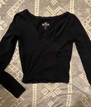 Hollister, long sleeve baby tee thumbnail 1