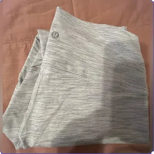 Lululemon Leggings- Wunder Under High Rise 25" thumbnail 2