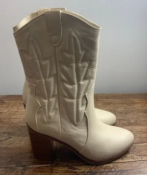MIA Raylyn ivory western‎ boots stacked heel NWOT size 7 thumbnail 1