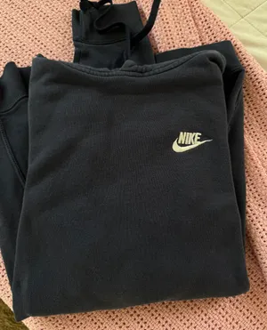 Nike Hoodie thumbnail 2