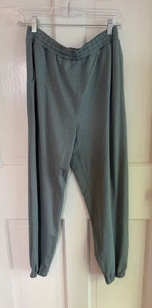 Vuori Green Performance Joggers thumbnail 1