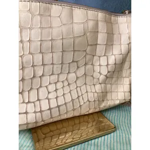 Banana‎ Republic Cream Croc Embossed Leather Baguette Shoulder Bag Gold Hardware thumbnail 4