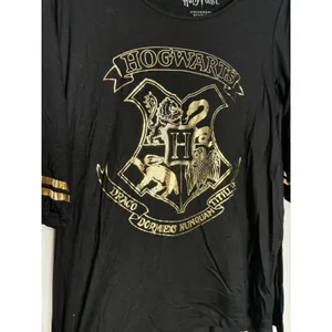 Wizarding World of Harry Potter Universival Studios Hogwarts Shirt Gold Black M thumbnail 5