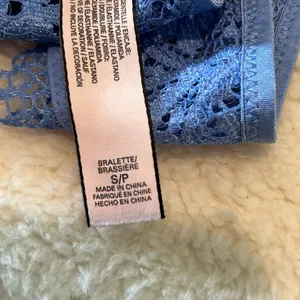 Victoria's Secret‎ Bralette Womens Small Blue Longline Lace Plunge Bralette thumbnail 2
