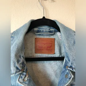 Levi’s Trucker Jacket in All Yours Light Wash Size S thumbnail 2