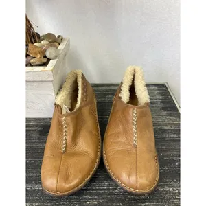 Ugg Brown Leather Bettey Shearling Slip On Slipper Shoes 8 thumbnail 2