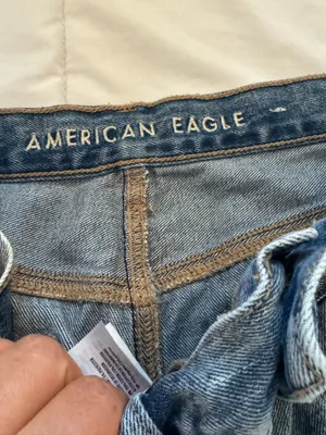 Tags: mom jeans, high rise jeans, light wash denim, casual, trendy, women’s jeans, American Eagle, size 4. thumbnail 8