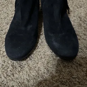 Sam Edelman Black Ankle Bootie‎ Suede Women 9.5M Paige Fringe Block Heel thumbnail 4