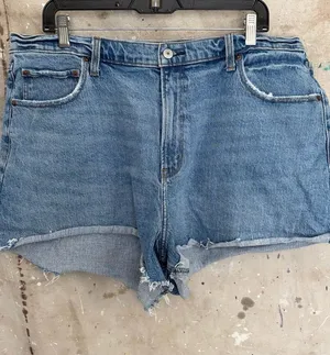 Abercrombie the High Rise 90s Relaxed Cutoff Short Curve Love thumbnail 1