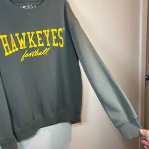 Gameday Social Iowa Hawkeyes Football Embossed Crewneck Sweatshirt Gray Sz Large thumbnail 5