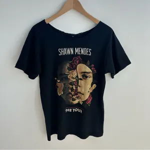 Shawn Mendes Off The Shoulder The Tour T-shirt thumbnail 1