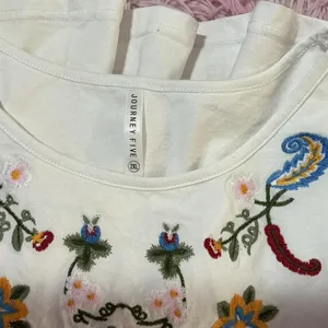 Journey Five White Floral Embroidered Peplum Tunic Top‎ Boho thumbnail 4