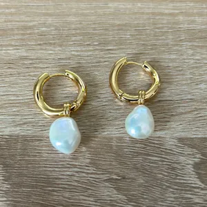 Gold wavy hoop with removable pearl drop thumbnail 1