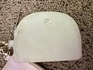 Lululemon keychain  thumbnail 2