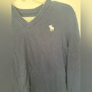 Abercrombie & Fitch Navy V-Neck Sweater Size Small thumbnail 5