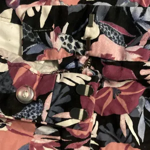 Loft Women’s Size 14 Floral Shorts thumbnail 2