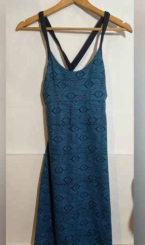 Patagonia women's Size Small Athletic Crisscross Dress Stretch thumbnail 4