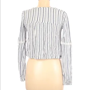 Hollister Women's Size XS Cropped Top Long Sleeve Keyhole White Blue Gray Stripe thumbnail 2