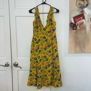 GORGEOUS Saloni Holly Midi Dress 100% silk EUC US4 🥰 thumbnail 3