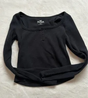 Hollister Long Sleeve thumbnail 1