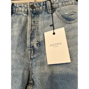 HIDDEN Los Angeles Bailey High Rise Boyfriend Jeans‎ Distressed Light Wash Sz 28 thumbnail 2