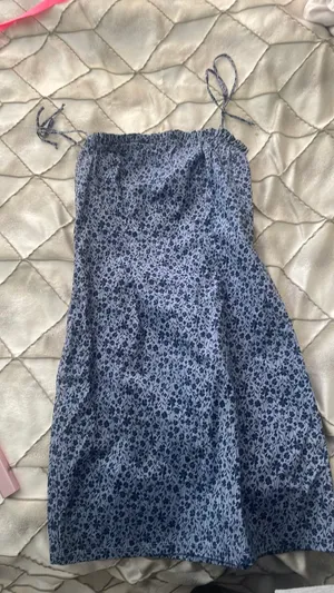 Dress thumbnail 1