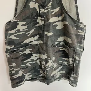 Forever 21 Camo Overall‎ Dress Womens Small Green Camouflage Mini Skirt Pinafore thumbnail 9
