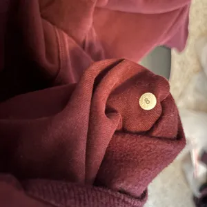 Lululemon Scuba Hoodie II. Size 8 Great Pre-loved Condition, VINTAGE Circa 2014 thumbnail 8