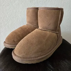 EMU Australia Stinger Mini Boots Women’s Size 5 / Men’s 4 Sheepskin Suede thumbnail 1