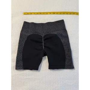 Chloe Ting Biker Shorts Size Medium Ribbed Yoga Athletic Workout thumbnail 3