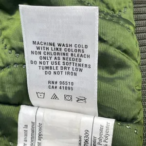 Under Armour Women Realtree Camo Puffer Vest Size M Outdoor Utility Nature Woods thumbnail 12