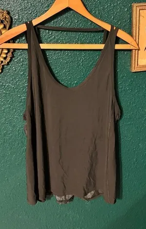 Lululemon Shirt Womens Medium Dark Green Spaghetti Strap Mesh Lightweight Tank T thumbnail 1