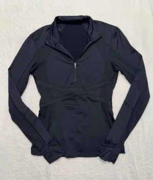 Lululemon Women's Cold Weather Running Half Zip Size 6 thumbnail 1