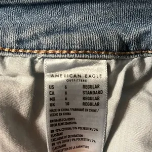 American Eagle Super Stretch High Rise Button Denim Skirt Size‎ 6 Cotton 90’s thumbnail 3