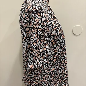 Evereve‎ Penny XS Mock Neck Puff Sleeve Leaf Print Blouse Black Pink Preppy Work thumbnail 4