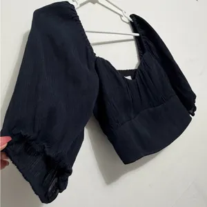 Abercrombie & Fitch women’s Size S Black Puff Sleeve Crop Top Cottagecore(A440)✨ thumbnail 4