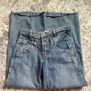 Forever 21 2/26 hi rise wide leg jeans thumbnail 2