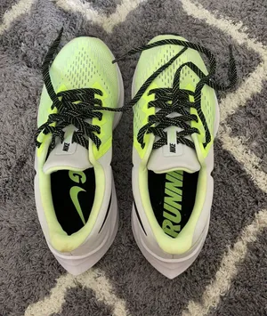 Running Shoes thumbnail 2