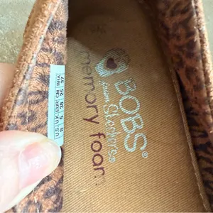 Skechers Tan Leather Loafers thumbnail 3