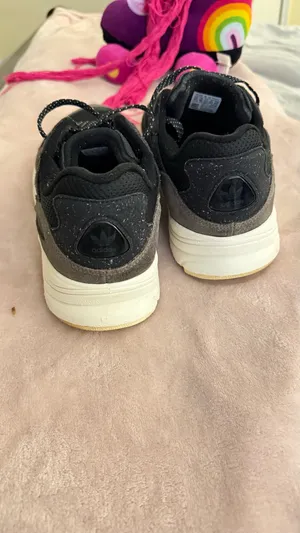 adidas Yung-96 Men's Sneakers Shoes Size 10.5 thumbnail 3