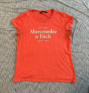 Abercrombie T-shirt thumbnail 1