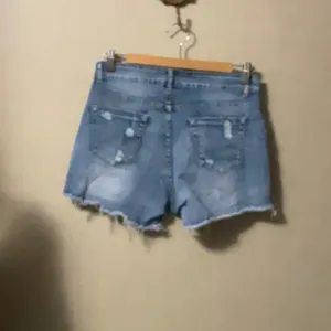 JEAN Shorts thumbnail 2